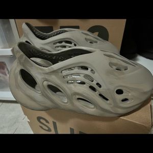 Adidas Yeezy foam runner stone sage